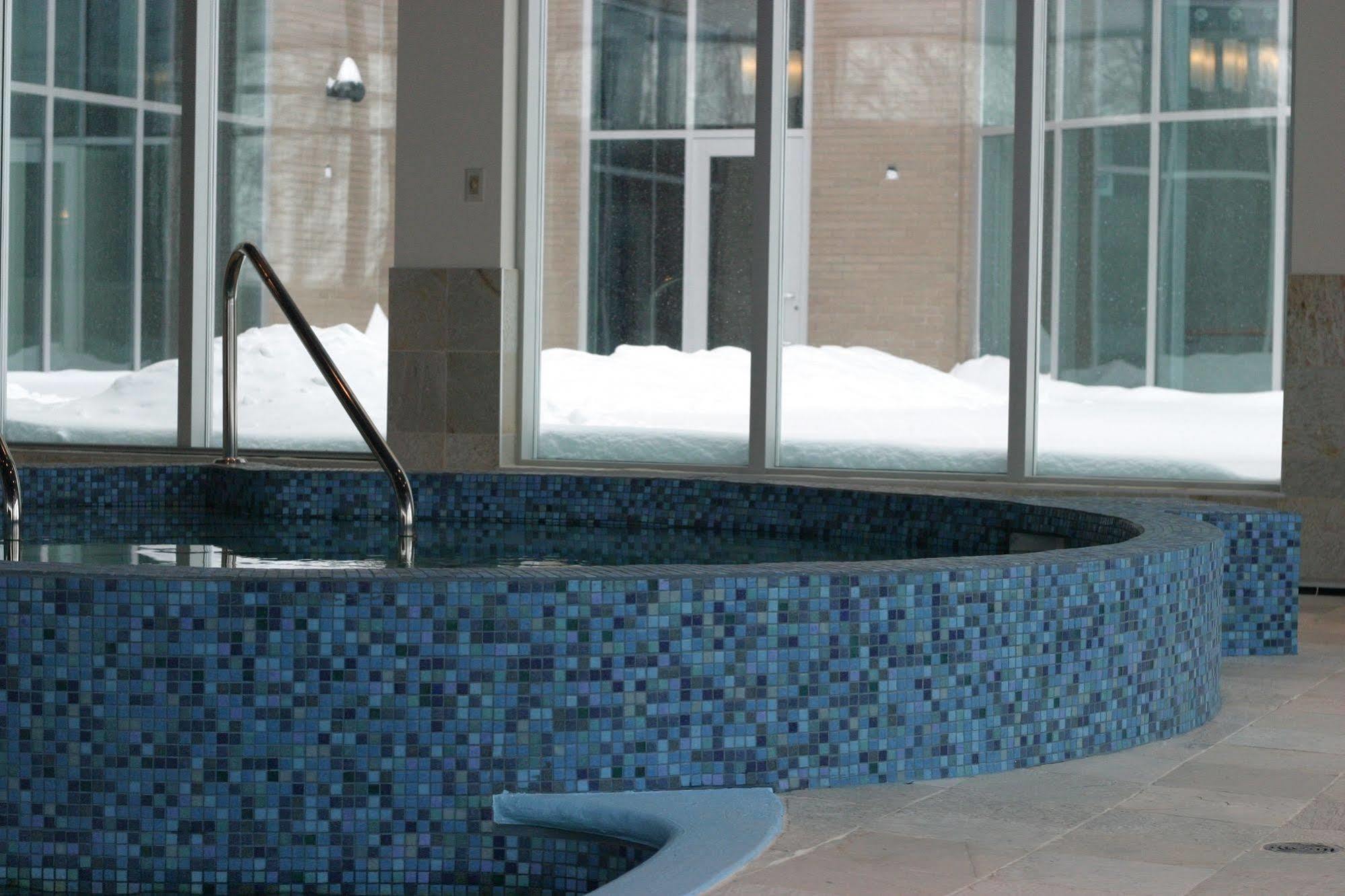 Hotel Mortagne Boucherville Zewnętrze zdjęcie